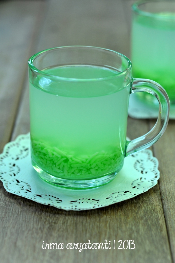 ...panci baris... Puding & Wedang Tape Ketan Ijo