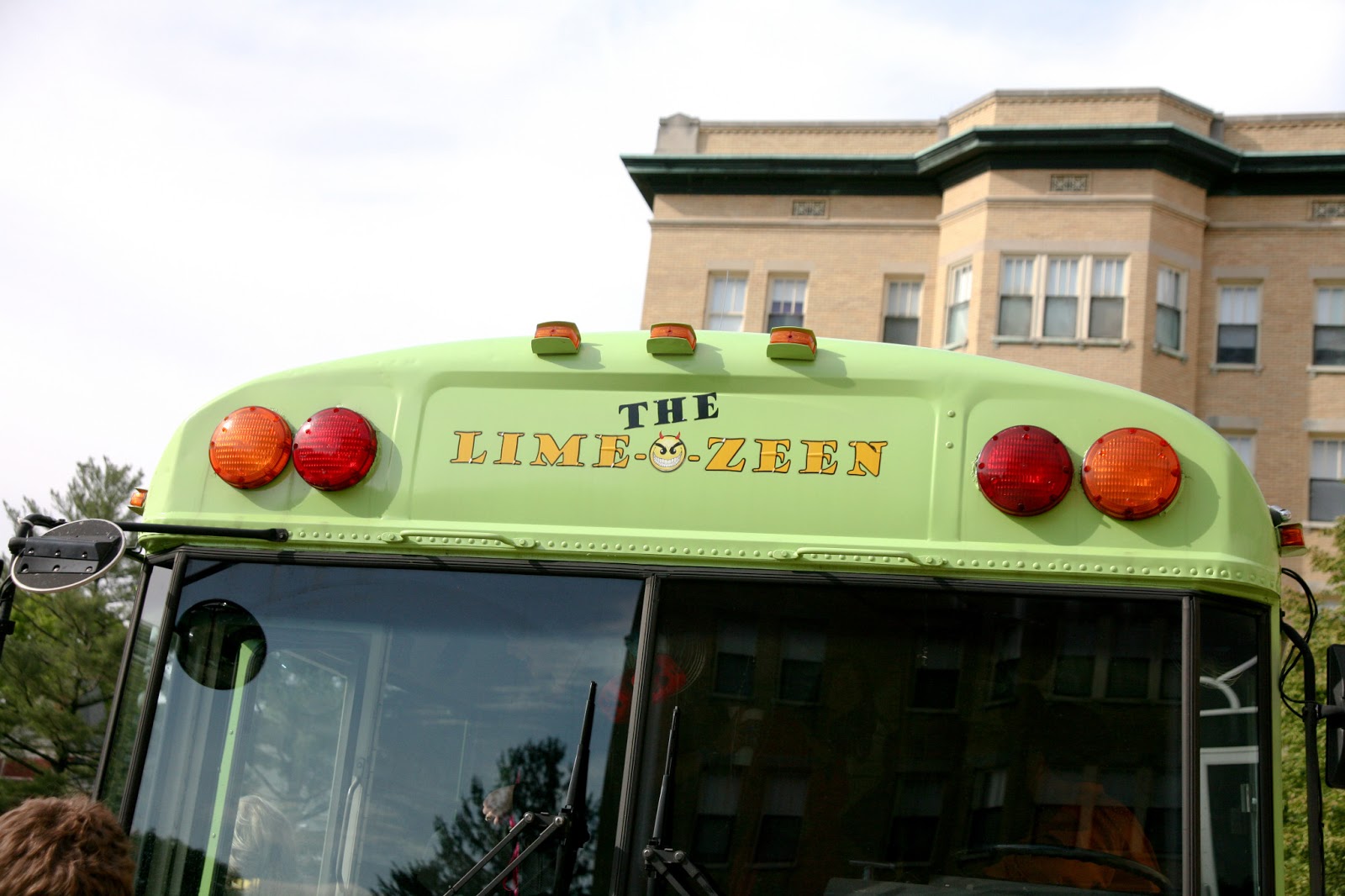 Elite Party Buses of Terre Haute LimeOZeen Bus
