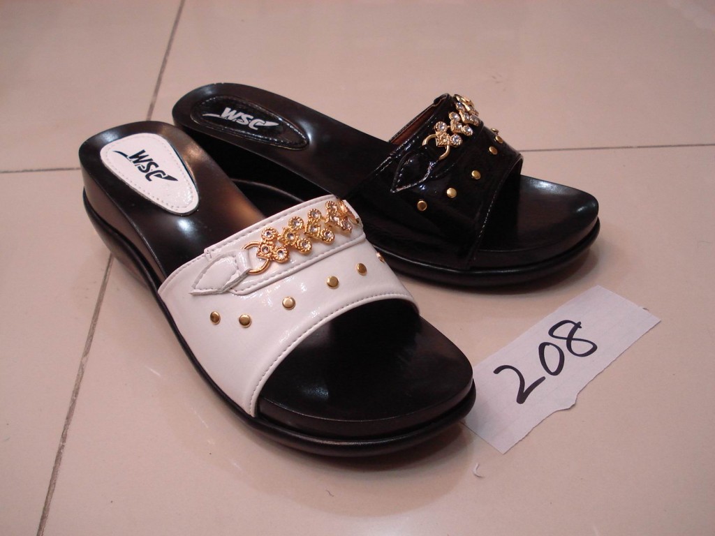 Pakistani New Shoes Designs 2013 For Women By Waheed Shoes Company