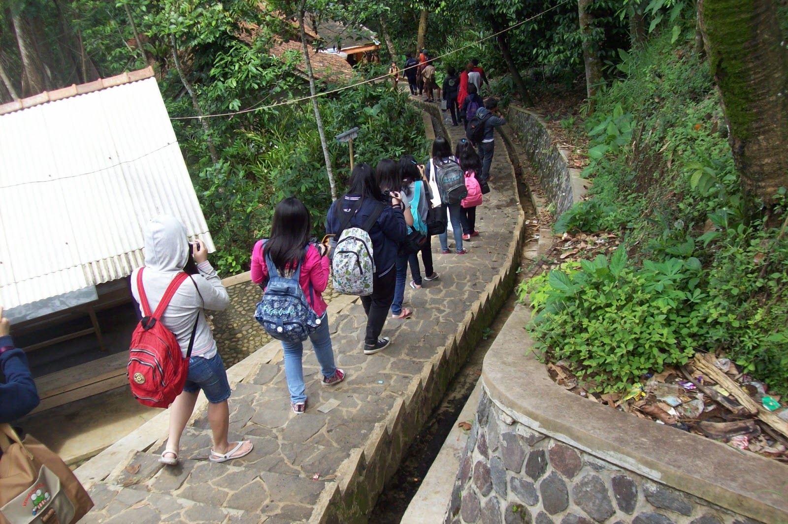 Komunikasi Antarbudaya: We Love Kampung Naga ♥