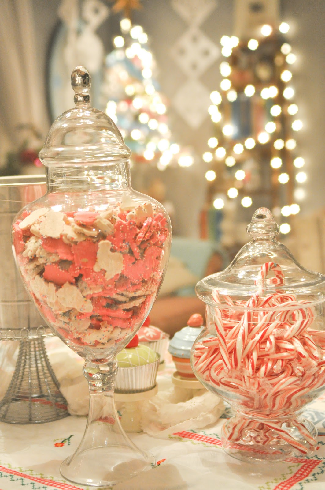 Domestic Fashionista Holiday Dessert Party