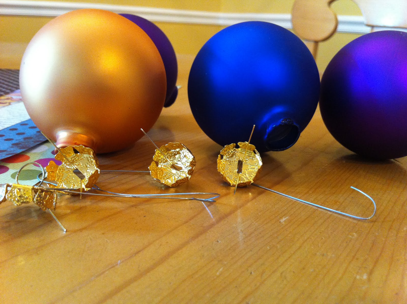 DIY christmas ball ornaments from the letter 4