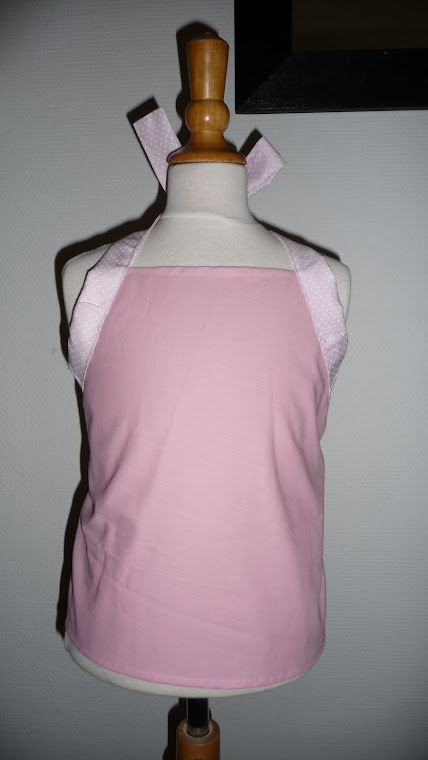 dos nu "tablier" en coton rose, bordure et liens coton imprimé à pois