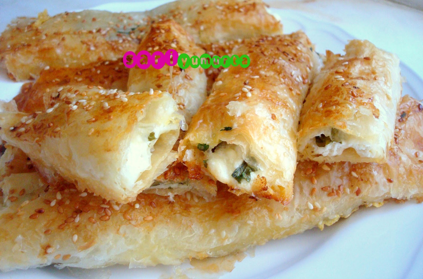 Baklava Yufkasından Peynirli Börek Baklava Yufkasından Peynirli Börek