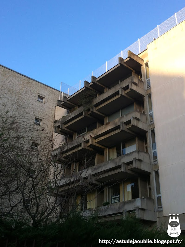 Paris 7ème - Groupe scolaire Sainte Jeanne-Elisabeth  Architecte: ?  Construction: 1974 