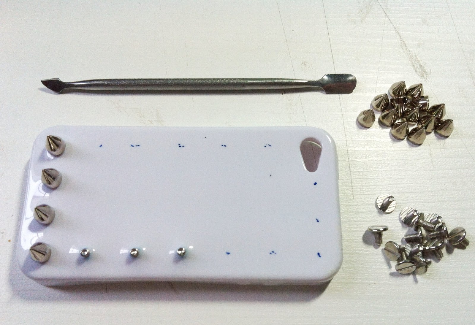 Trashy Vogue | por Jacqueline Illoz: DIY: Personalizando cases para celular!