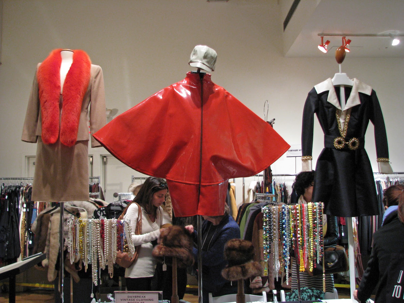 Forest City Fashionista The Manhattan Vintage Show The Stuff!