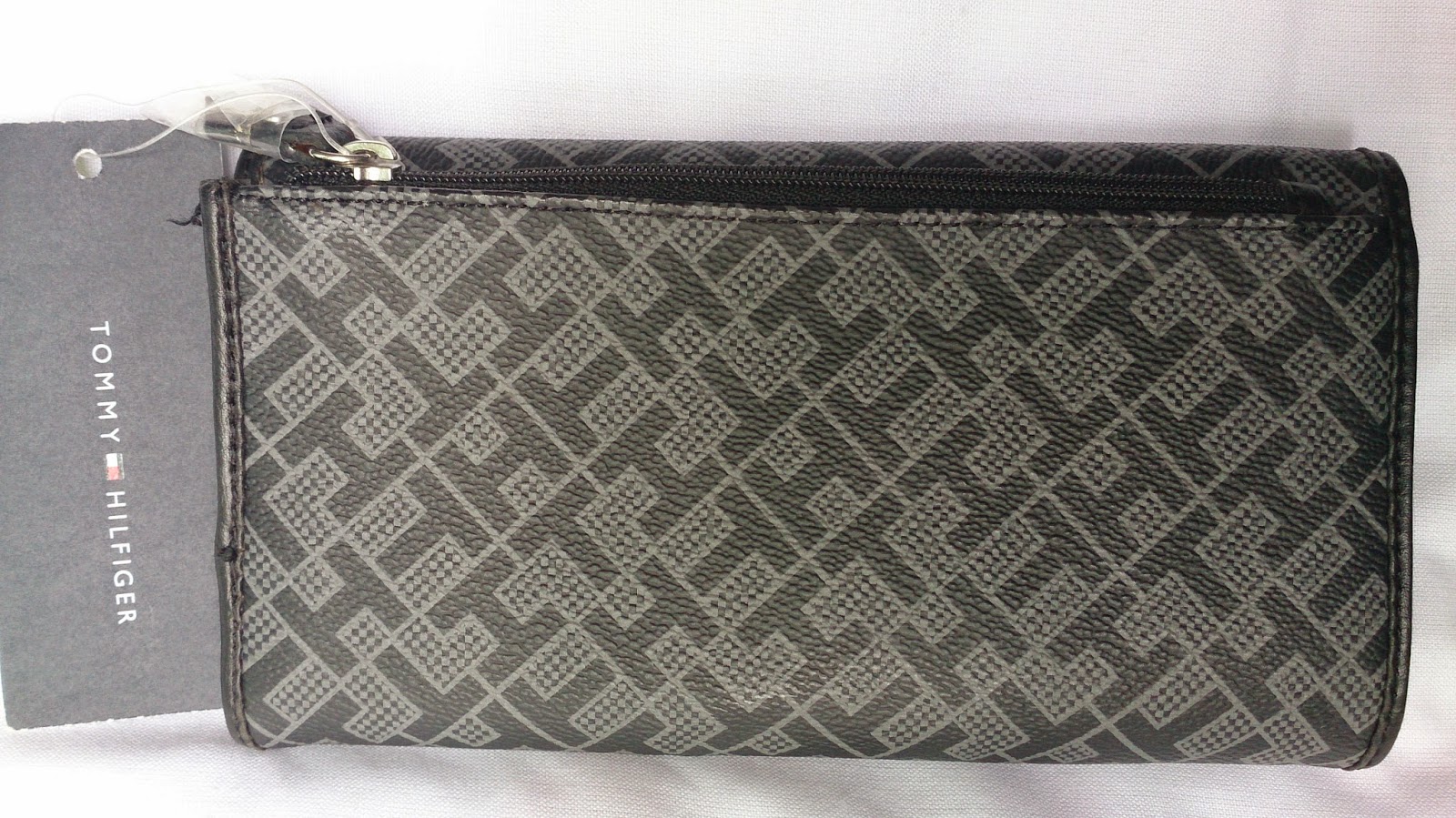 BRANDED ITEM FOR LESS Tommy Hilfiger Women's Wallet