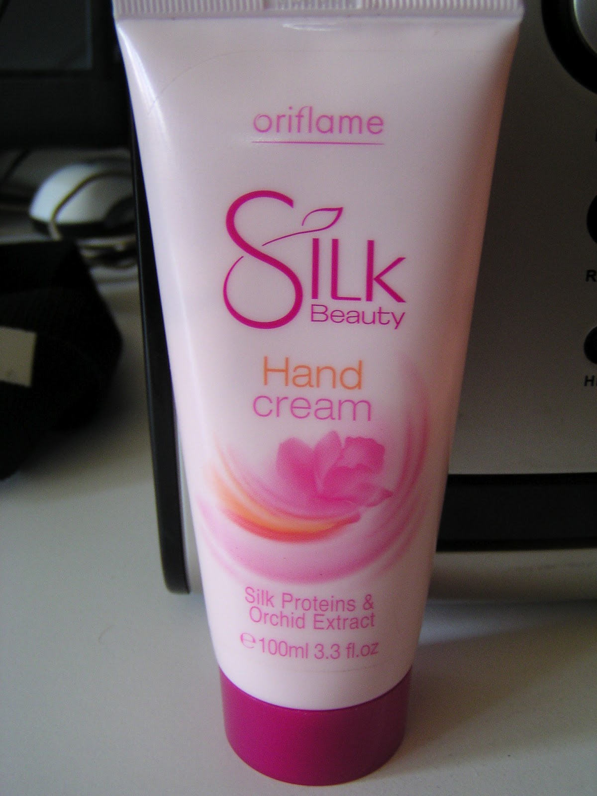 Heart of Darkness Silk Beauty Hand cream (Oriflame)