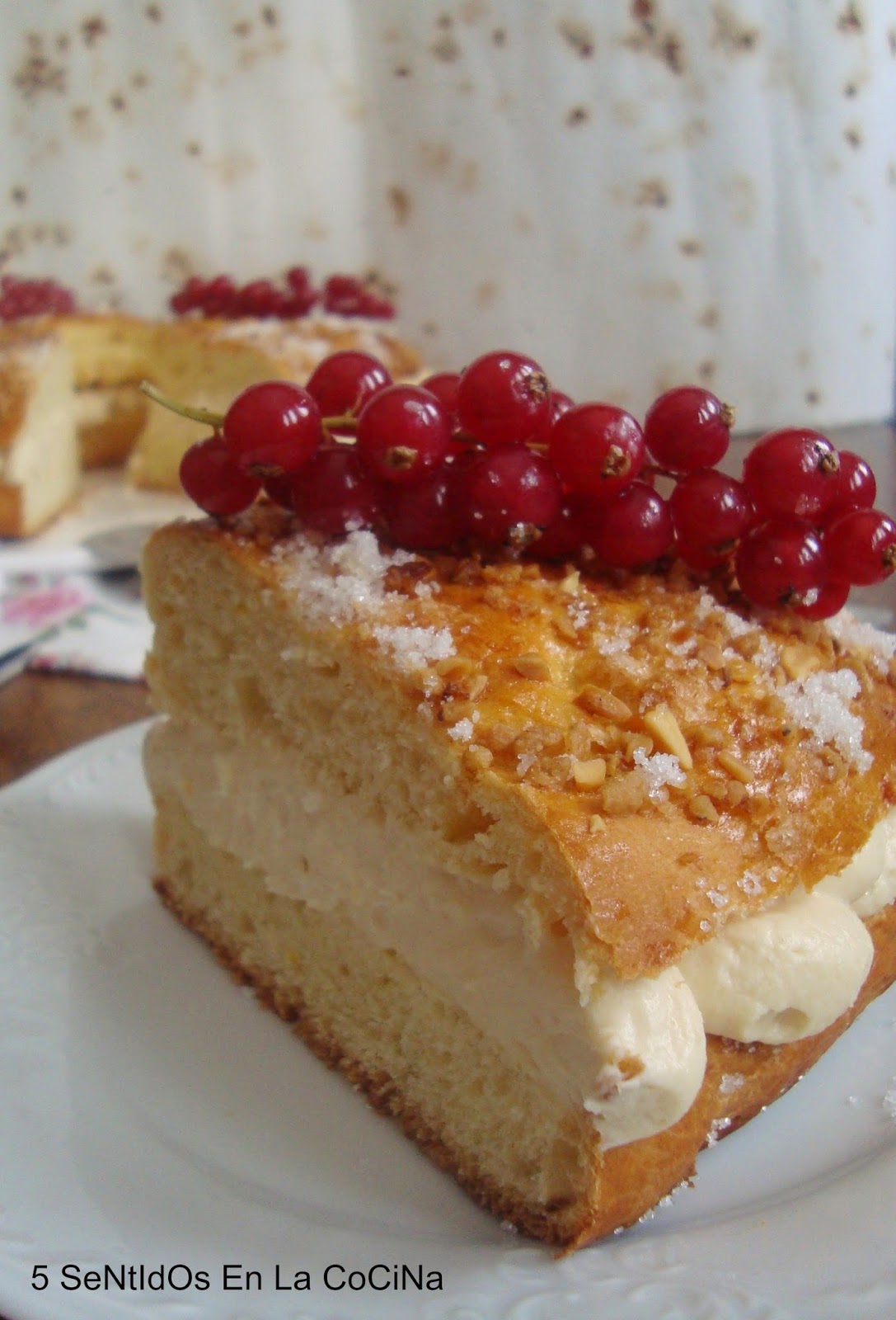 5 SeNtIdOs En La CoCiNa: Roscón de Reyes relleno de turrón