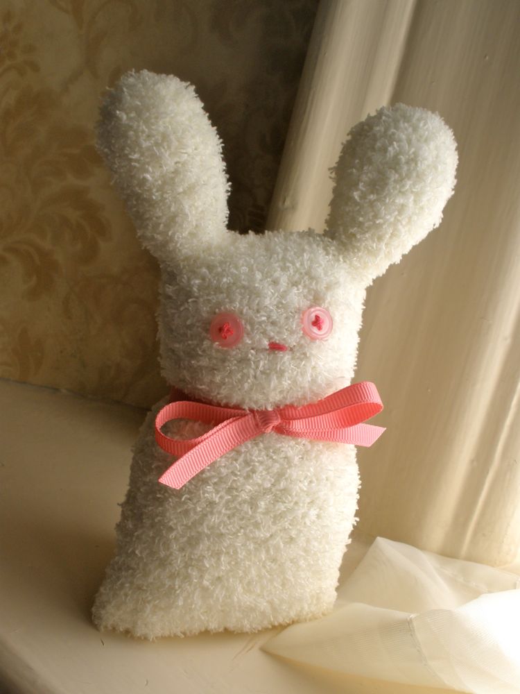 Sarahndipities fortunate handmade finds Things to Make Glove Bunny Tutorial