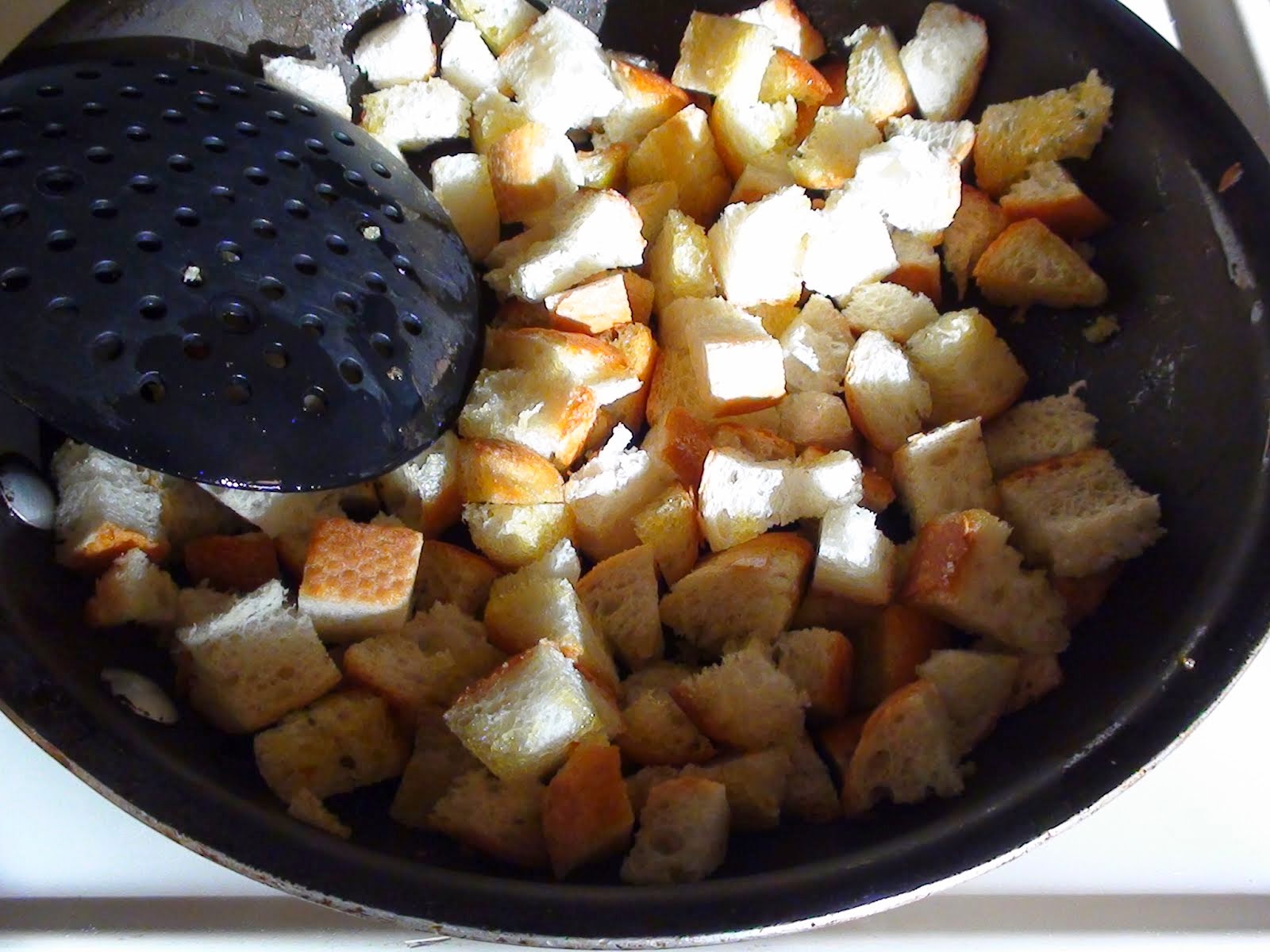 zsuzsa is in the kitchen HUNGARIAN BREAD DUMPLINGS ZSEMLEGOMBÓC