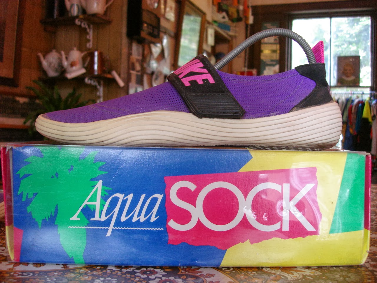 nike aqua socks 1989