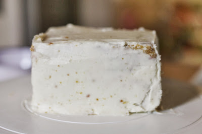 LaLa Cake: How to Cover a Rectangle or Square Cake with Fondant!