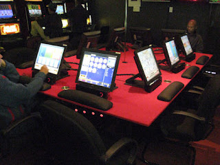 Coin slot internet cafe