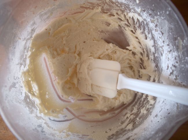 White Chocolate and Sumac Cupcakes via Randomly Happy