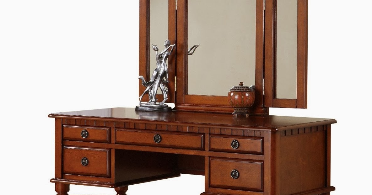 Vanity Desk: Makeup Vanity Desk