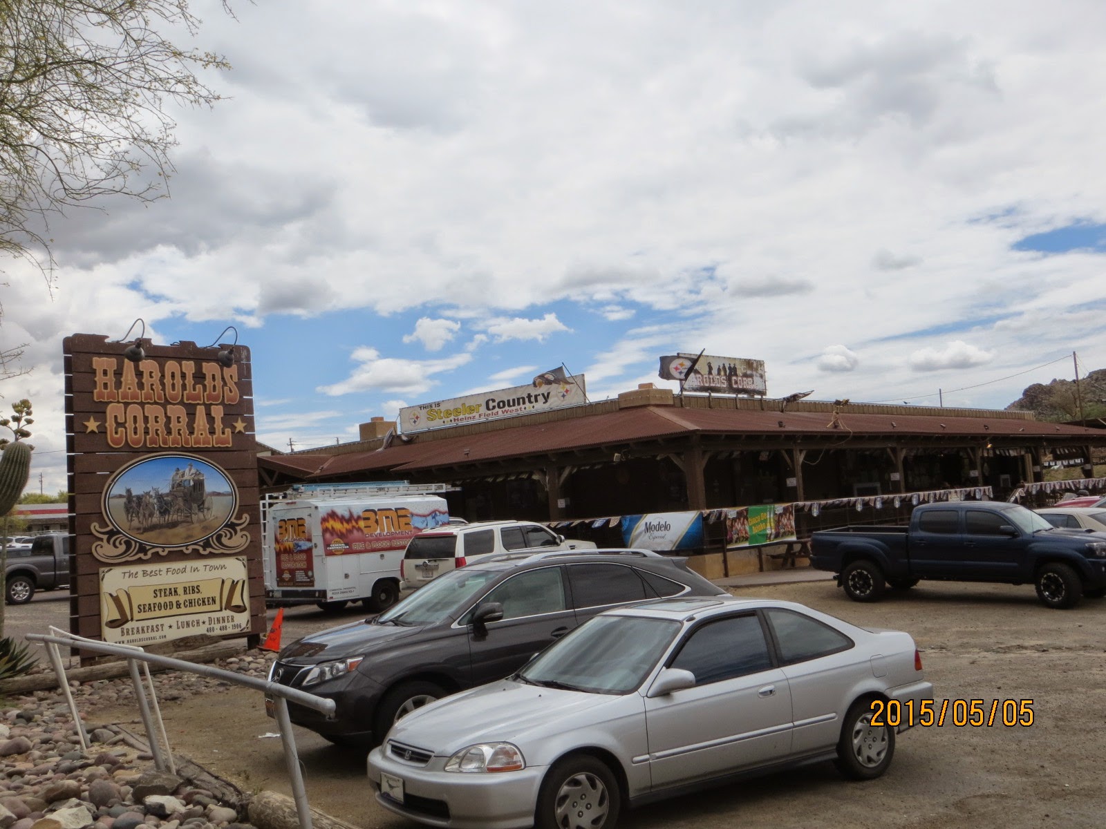 Jeeps Pubs Taverns and Bars Harold's Cave Creek Corral (Cave Creek