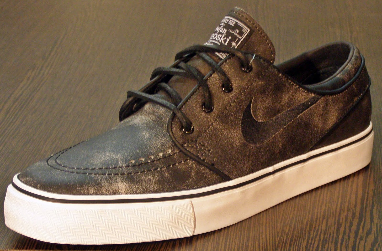 Discount janoski couro Sale