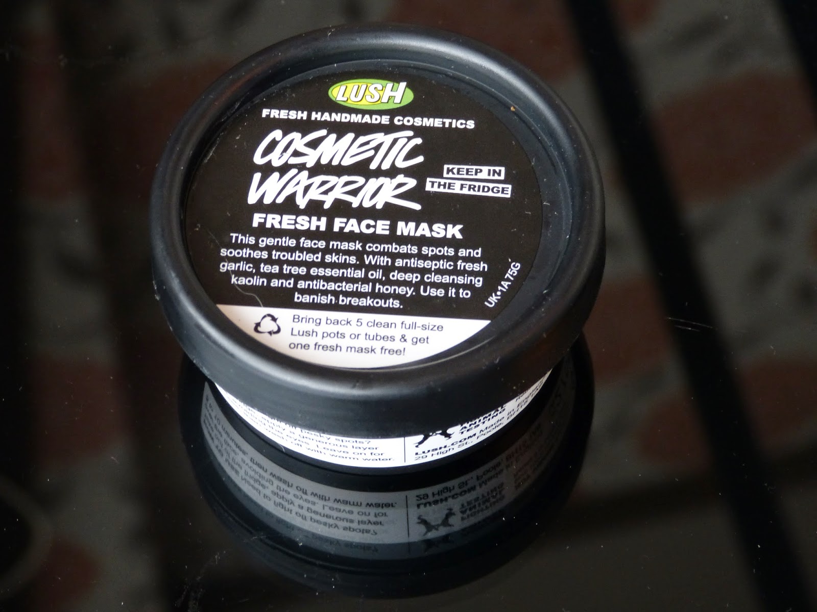 REVIEW LUSH Cosmetic Warrior face mask hannatalks