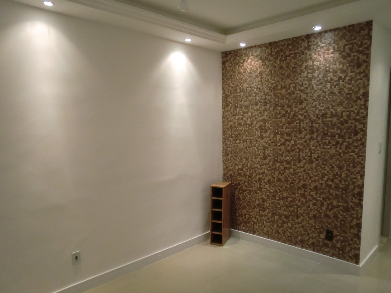 Pintura Parede Sala Pequena ~ Noticias da Reforma O rodapé finalmente instalado e parede da sala Pintura Parede Sala Pequena ~ Noticias da Reforma O rodapé finalmente instalado e parede da sala