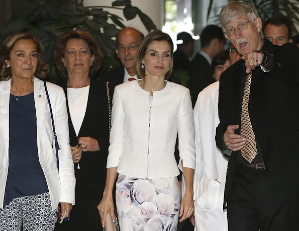 Queen Letizia of Spain visits the National Cancer Institute at the Washington Hospital