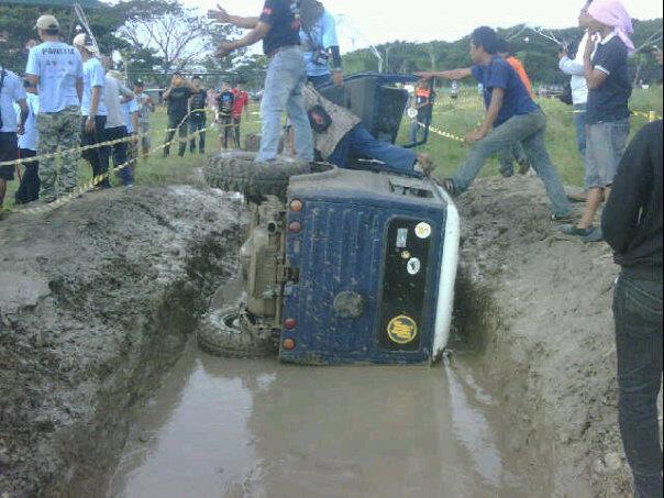 pilot cak hery navigator kaji hanafi ( SCS jambore kotrik di kenjeran mey 2013 )