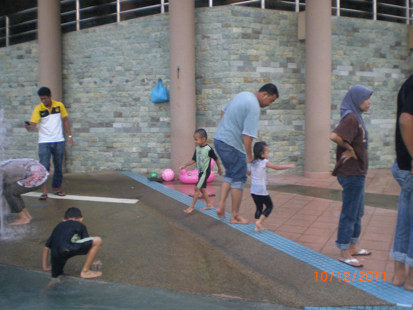 marissaNursyifa: Mandi Kolam - Presint 9 Putrajaya.....