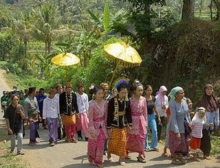 NYANGKOLAN, Tradisi Masyarakat Lombok