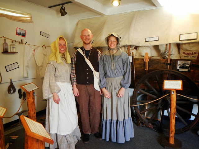 pioneer costumes at massacre rocks state park