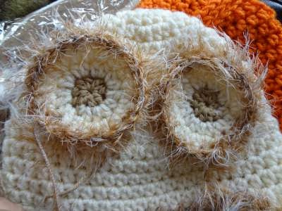Free Crochet Pattern ~Owl Hat http://www.niftynnifer.com/2013/10/free-owl-crochet-pattern-by-niftynnifer.html #Crochet #Owl #Hat