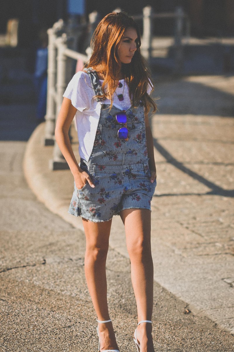 Simona-Mar-handmade-jewellery-stone-briollette-street-style-outfit-blog-zara-basic-white-top-tshirt-Free-People-Printed-Denim-Dungarees-river-island-sandals.jpg