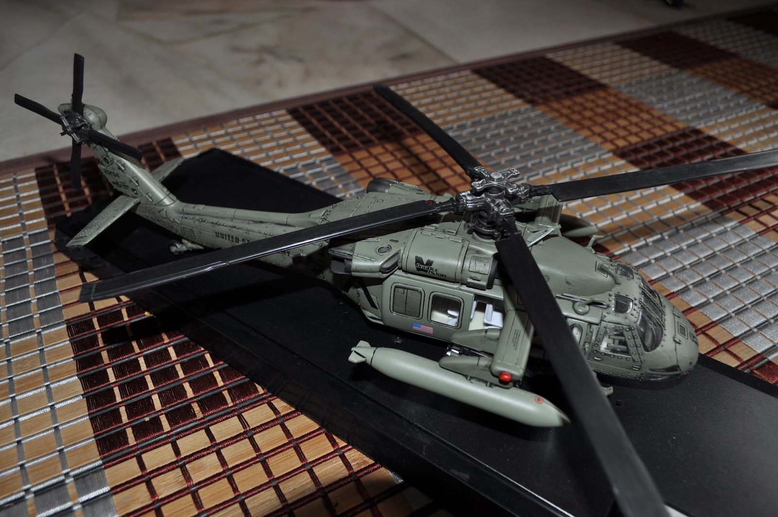 Ghost Syark Defence Forces (SDF) 1/48 Unimax (Forces of Valor) US UH60 Black Hawk Helicopter