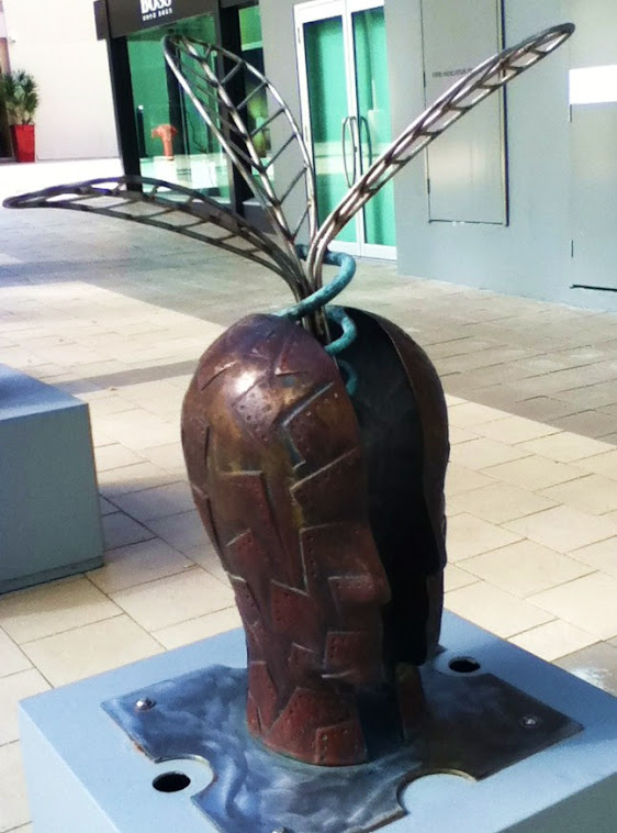 'Head' Dynons Plaza Concourse Sculpture by Andrew Kay 2006