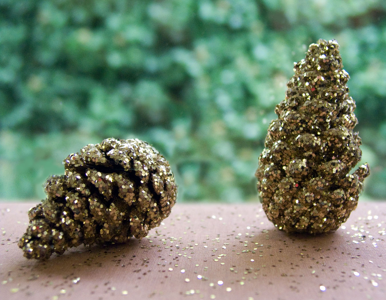 wear the canvas diy fri glitter pine cone decorations wear the canvas diy fri glitter pine cone decorations