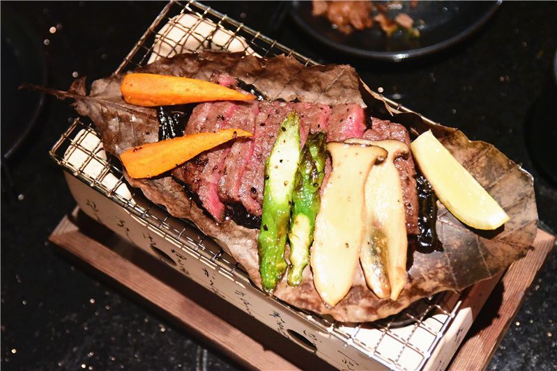 singapore blogger en grill and bar entertainer app