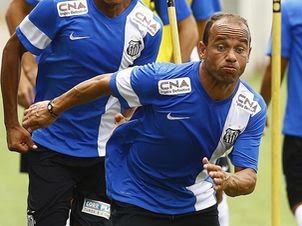Jogador treinou forte, mas só entrou em campo uma vez no ano (Foto: Ivan Storti/ Divulgação/ Santos)