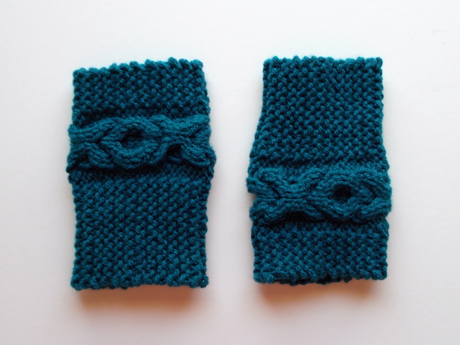 Lewis Knits: XOXO Cable Boot Cuffs Knitting Pattern