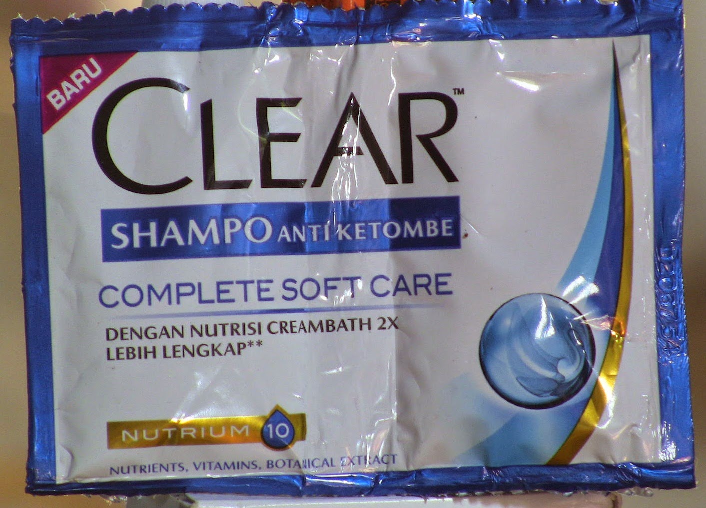 Clear Shampoo Anti Ketombe 10 ml - Komposisi Produk