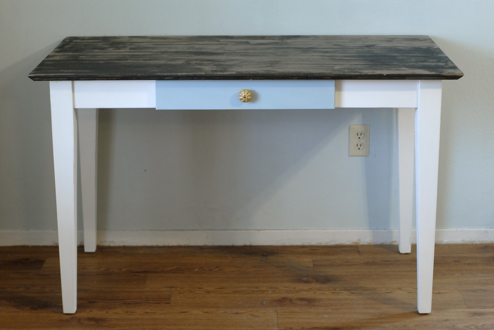 DIY Chalk Paint and a Desk