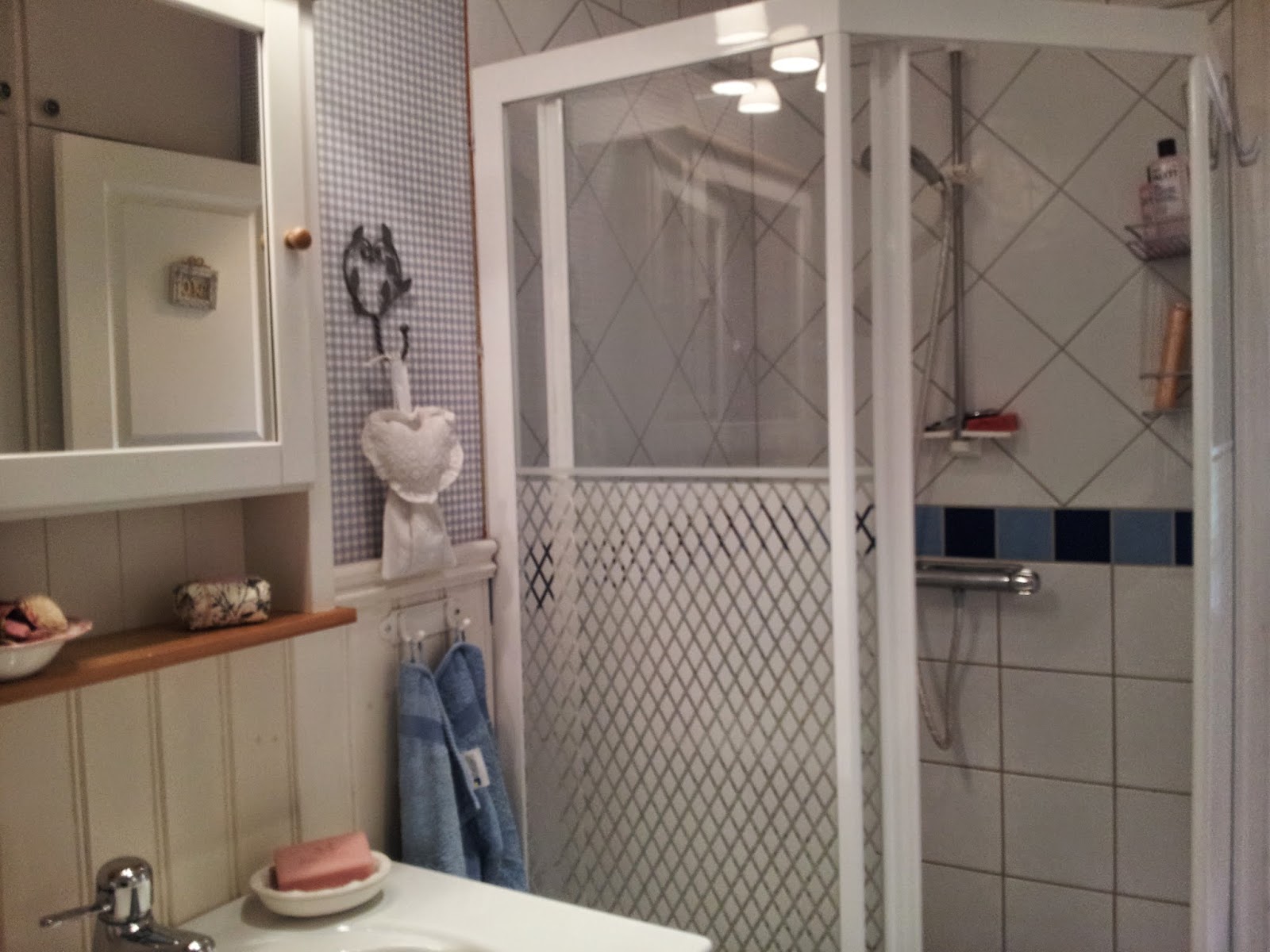 Butik ÃstergÃ¥rden: bilder frÃ¥n vÃ¥rt kök, badrum och tvättstuga!