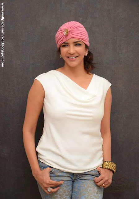 Manchu Lakshmi latest unseen hot Stills