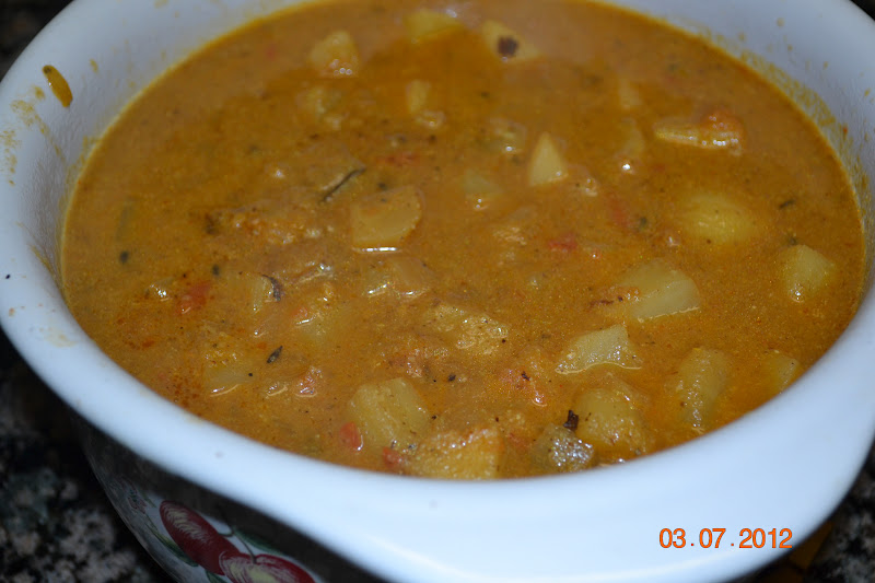 recipe kurma Aloo with  poori for Indian Poori Cooking: aloo kurma