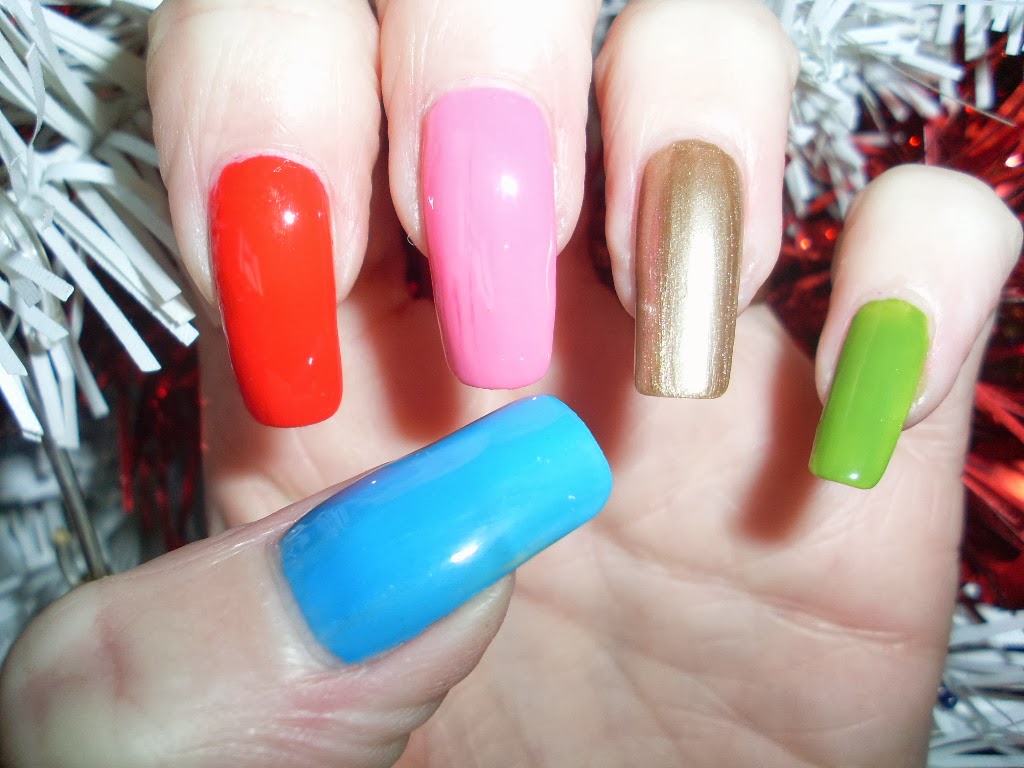 Bite No More: Christmas Nails- Christmas Bling