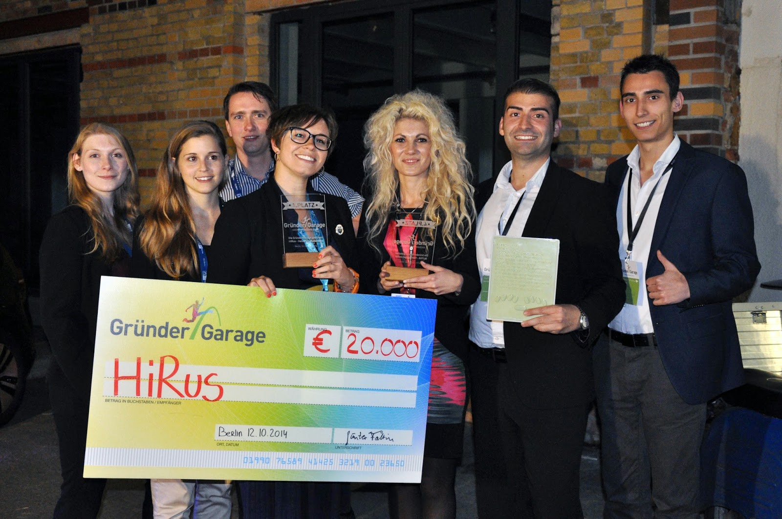 Es sind die Gewinner der Plätze eins bis vier der Gründer-Garage 2014 zu sehen.