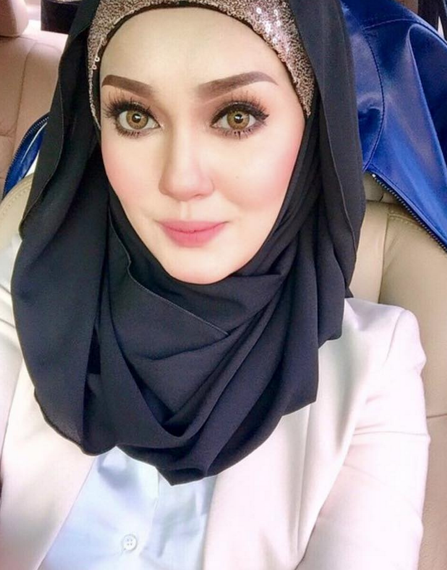 Foto Kekasih Baru Uqasha Senrose? ~ Perihal Negara