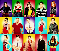 I LOVE GLEE SO MUCH!