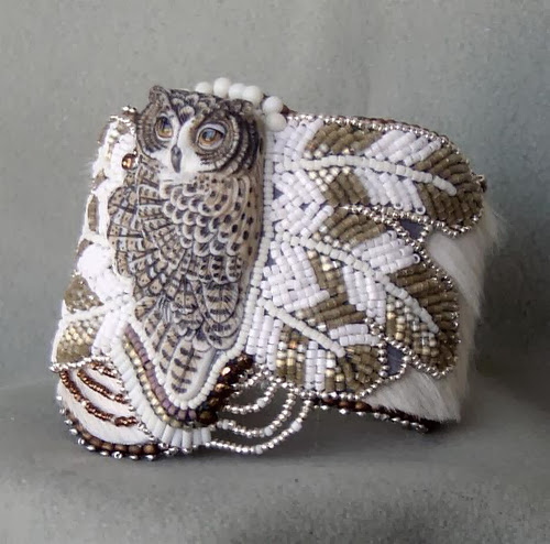 http://www.flickr.com/photos/wildejewels/3469638776/in/pool-artbeadscene