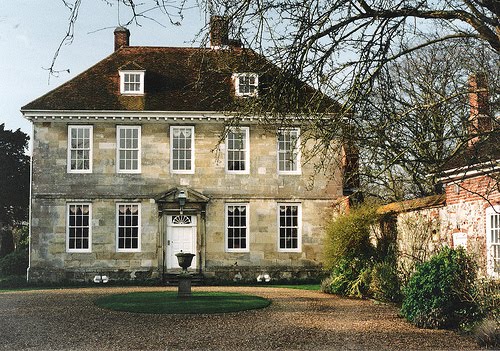 http://2.bp.blogspot.com/-GqoAqtCITmI/Tvh3jaUS5PI/AAAAAAAAYP8/lJUJ7QuUWCc/s1600/country+manor.jpg