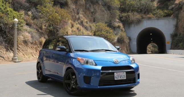 Automobiles 2013 Scion Xd Trd